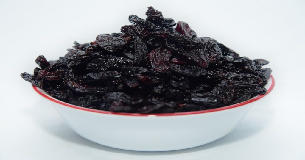 Exploring the Health Benefits of Black Grapes as Dry Fruit